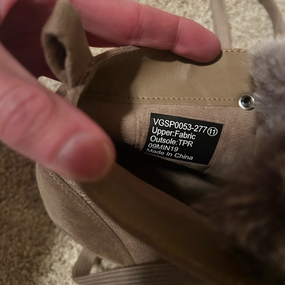 J/Slides Whitney Taupe Suede Faux Fur Wedge Boot Size 9 - Picture 10 of 10